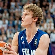 Basketball Players born May 22